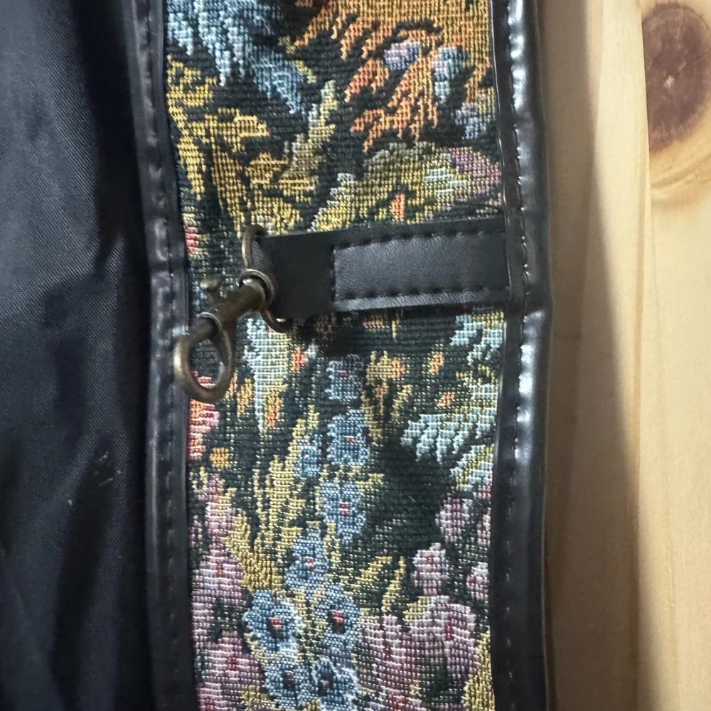 Vintage Verdi Floral Tapestry Folding Garment Travel Luggage